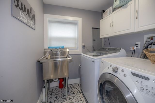 1349 Stanley Ter, Elizabeth City, NJ 07208