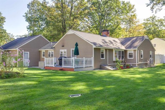 492 Woodlawn Ridge Road, Pembroke, NH 03275