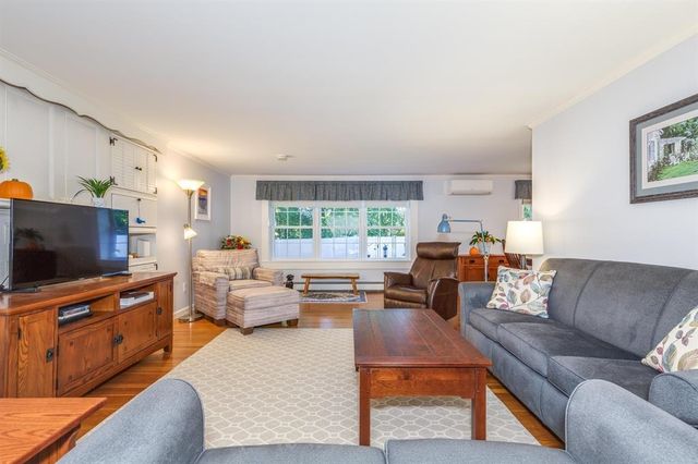 492 Woodlawn Ridge Road, Pembroke, NH 03275