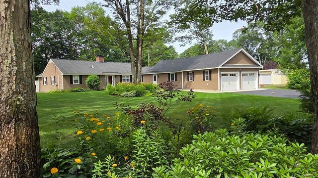 492 Woodlawn Ridge Road, Pembroke, NH 03275