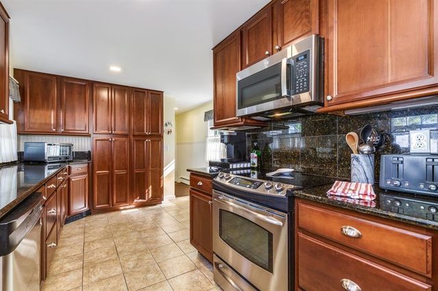 492 Woodlawn Ridge Road, Pembroke, NH 03275