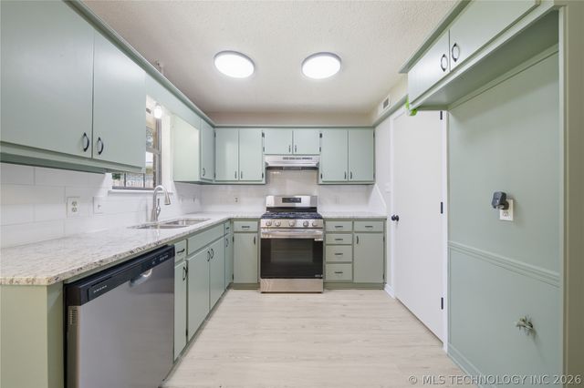 2007 S Missouri Court, Claremore, OK 74019