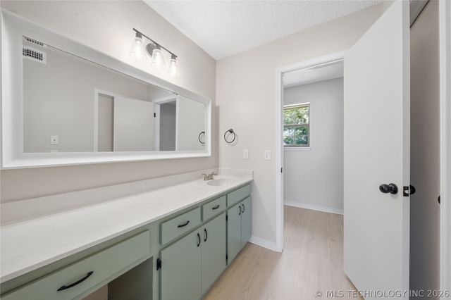 2007 S Missouri Court, Claremore, OK 74019