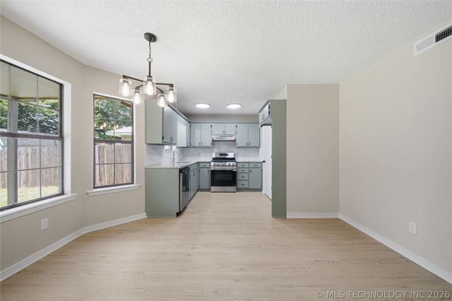 2007 S Missouri Court, Claremore, OK 74019