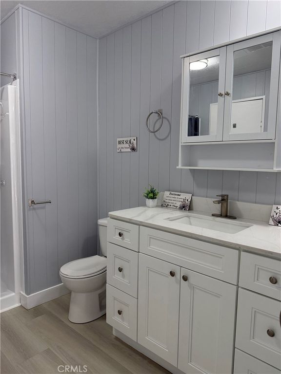 Image 20 of property listing at 995 Pomona Rd#3, Corona, CA 92882