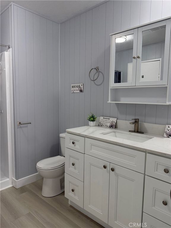 Image 27 of property listing at 995 Pomona Rd#3, Corona, CA 92882