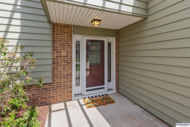 10312 W Street, Omaha, NE 68127