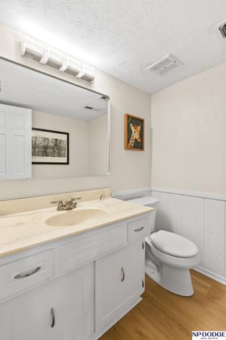 10312 W Street, Omaha, NE 68127