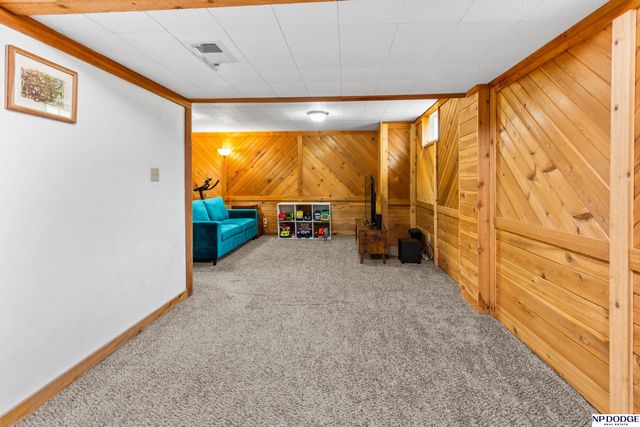 10312 W Street, Omaha, NE 68127