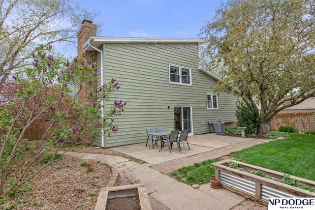 10312 W Street, Omaha, NE 68127