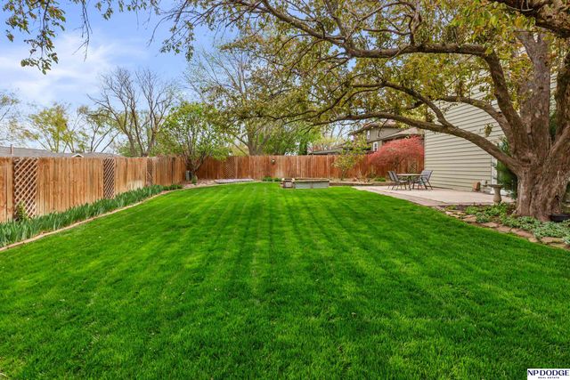 10312 W Street, Omaha, NE 68127