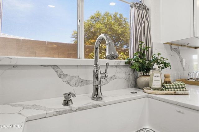 5055 E HILTON Avenue, Mesa, AZ 85206