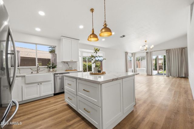 5055 E HILTON Avenue, Mesa, AZ 85206