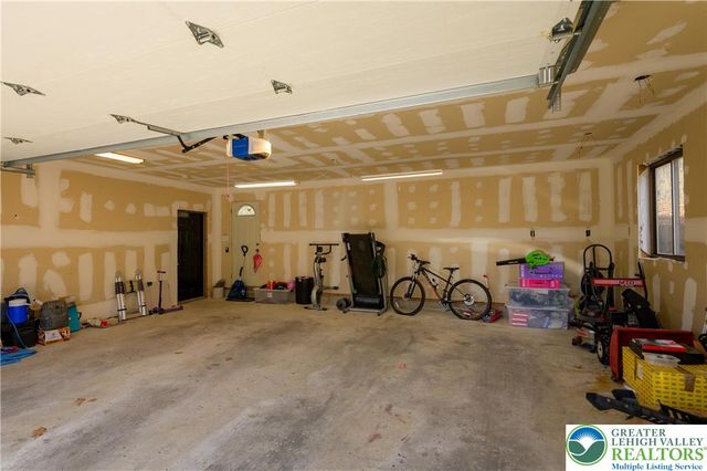 6159 Decker Road, Lehman Twp, PA 18324