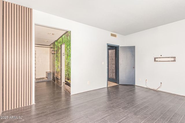 6153 N 28th Place, Phoenix, AZ 85016