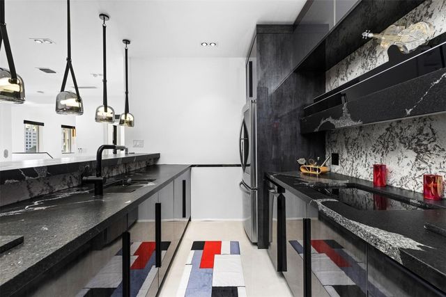 3021 Riomar Street, Fort Lauderdale, FL 33304