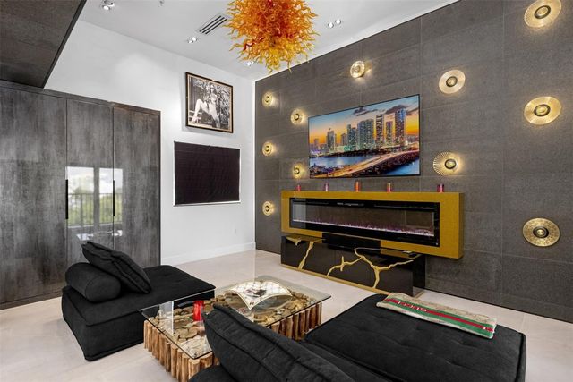 3021 Riomar Street, Fort Lauderdale, FL 33304