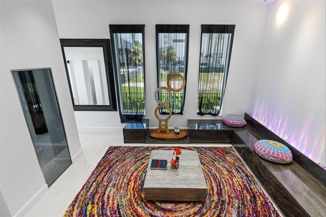 3021 Riomar Street, Fort Lauderdale, FL 33304