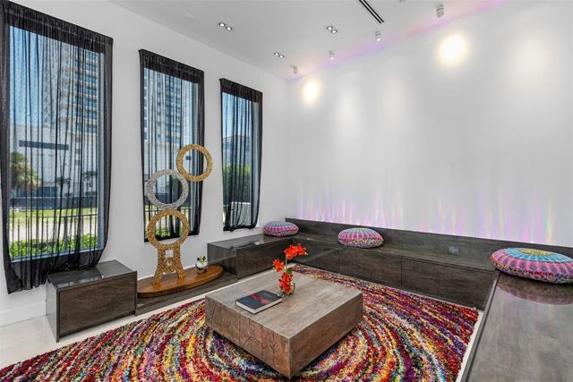 3021 Riomar Street, Fort Lauderdale, FL 33304