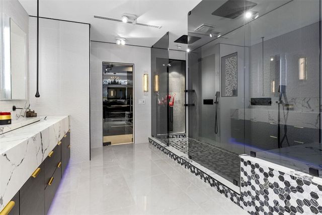 3021 Riomar Street, Fort Lauderdale, FL 33304