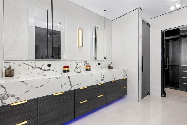 3021 Riomar Street, Fort Lauderdale, FL 33304