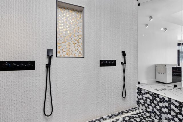 3021 Riomar Street, Fort Lauderdale, FL 33304