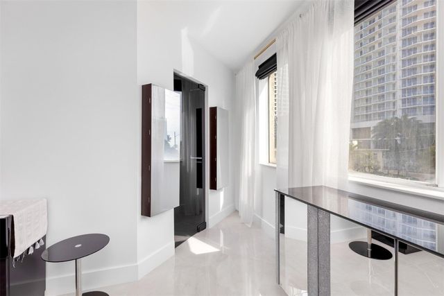 3021 Riomar Street, Fort Lauderdale, FL 33304