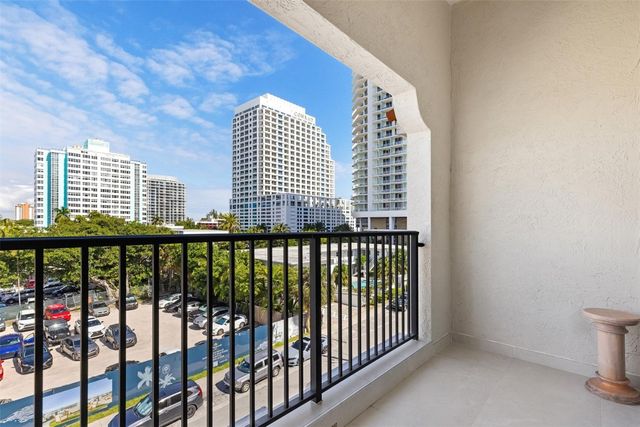 3021 Riomar Street, Fort Lauderdale, FL 33304