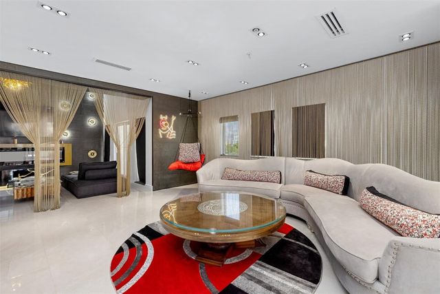 3021 Riomar Street, Fort Lauderdale, FL 33304