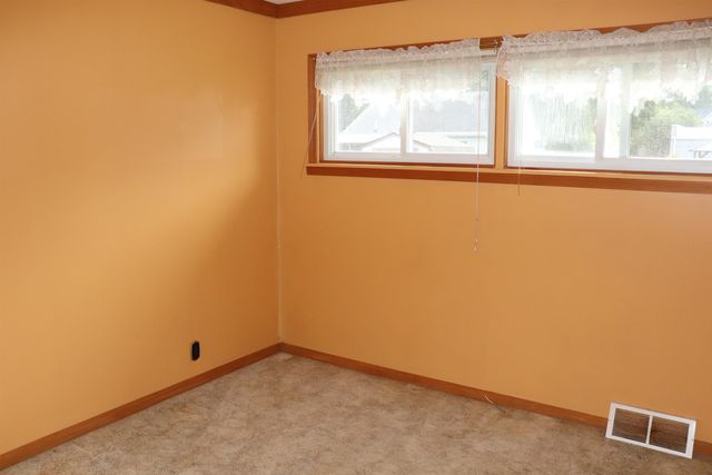 1100 Heavenridge Road, Essexville, MI 48732