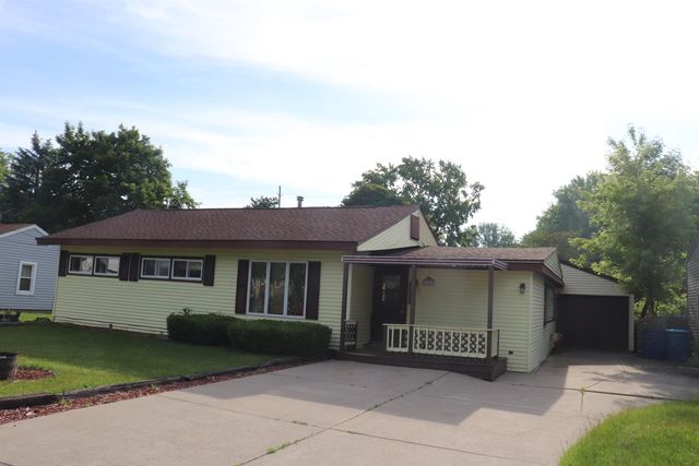 1100 Heavenridge Road, Essexville, MI 48732