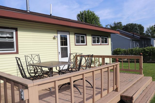 1100 Heavenridge Road, Essexville, MI 48732