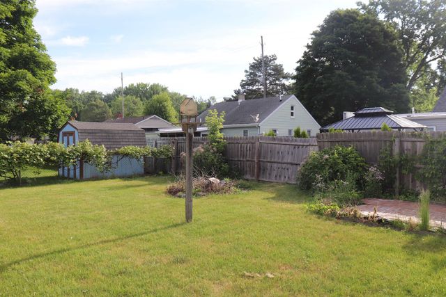 1100 Heavenridge Road, Essexville, MI 48732