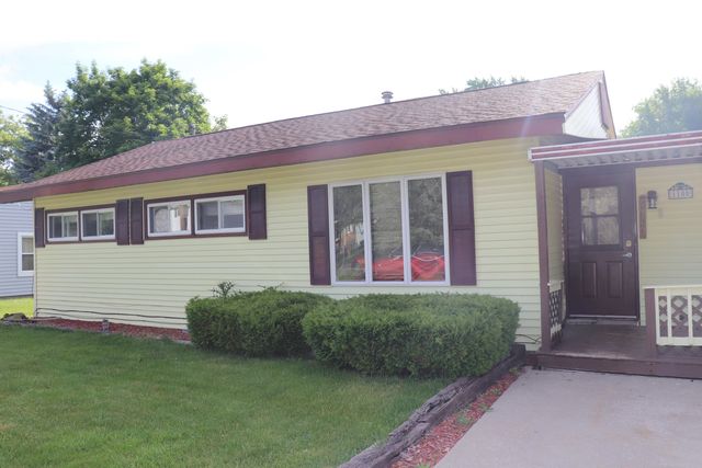 1100 Heavenridge Road, Essexville, MI 48732