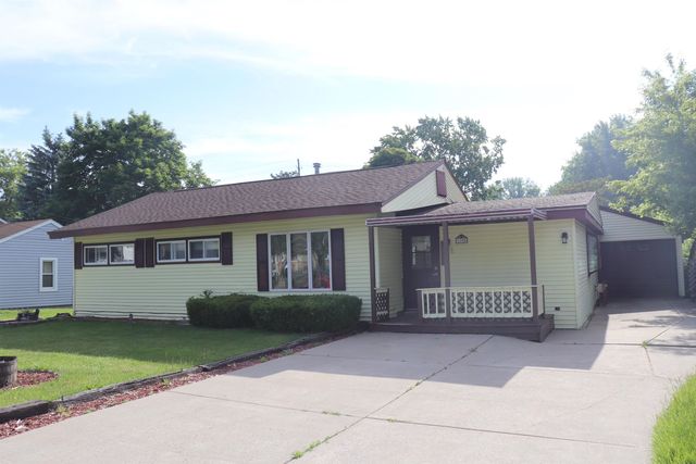 1100 Heavenridge Road, Essexville, MI 48732