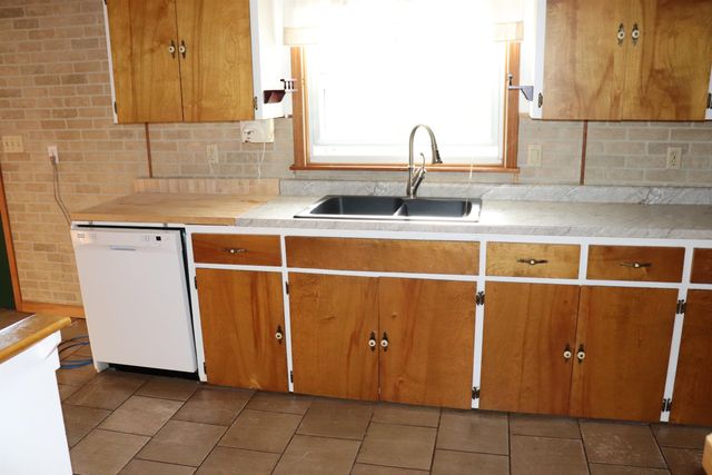 1100 Heavenridge Road, Essexville, MI 48732