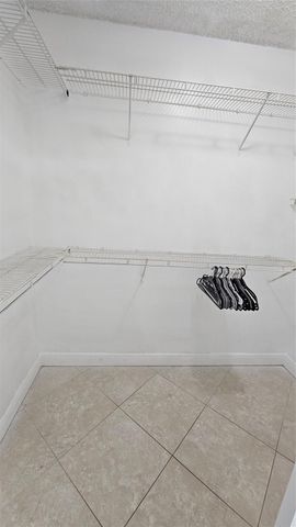 6960 SW 39th Street E101, Davie, FL 33314