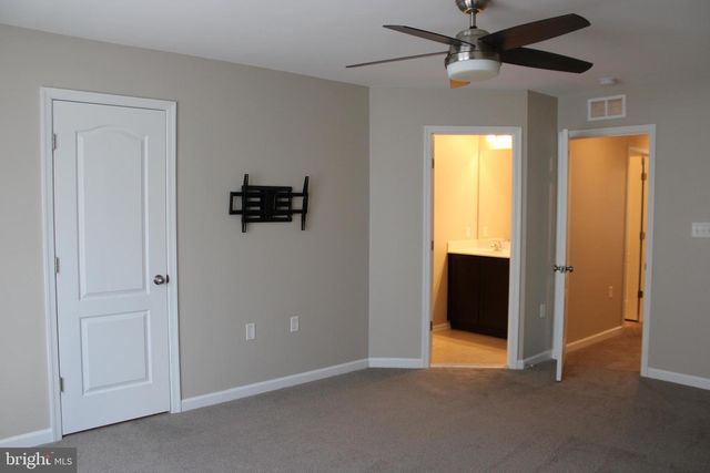 8 CECILY WAY, Ranson, WV 25438