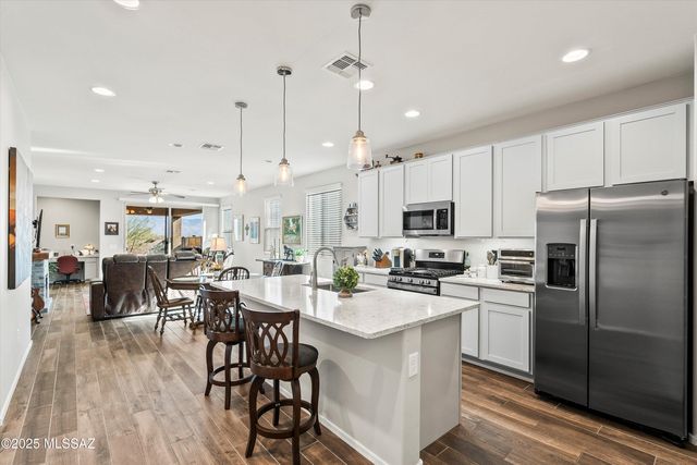 11825 E Becker Drive, Vail, AZ 85641