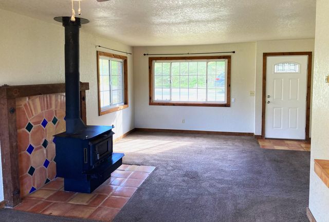 45218 Hammond Drive, Three Rivers, CA 93271