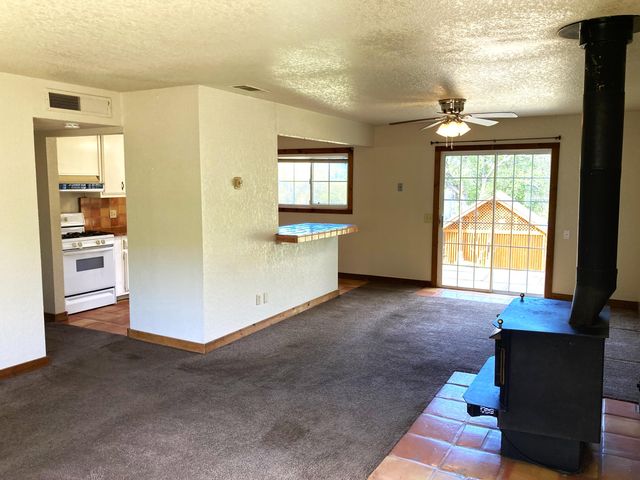 45218 Hammond Drive, Three Rivers, CA 93271