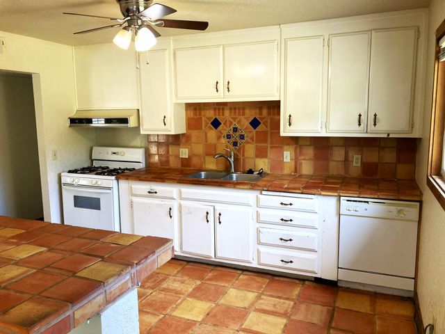 45218 Hammond Drive, Three Rivers, CA 93271