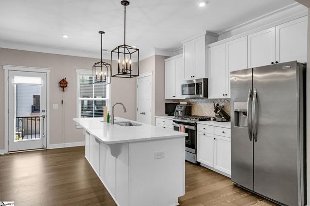 20 Rollins Avenue, Greenville, SC 29607