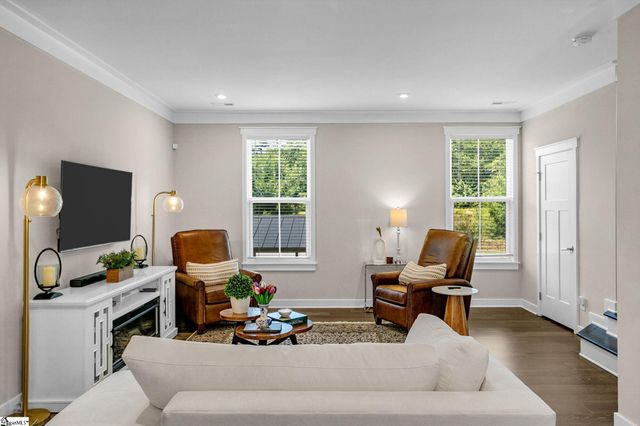 20 Rollins Avenue, Greenville, SC 29607