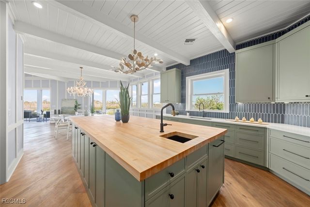 6401 Pine AVE, Sanibel, FL 33957