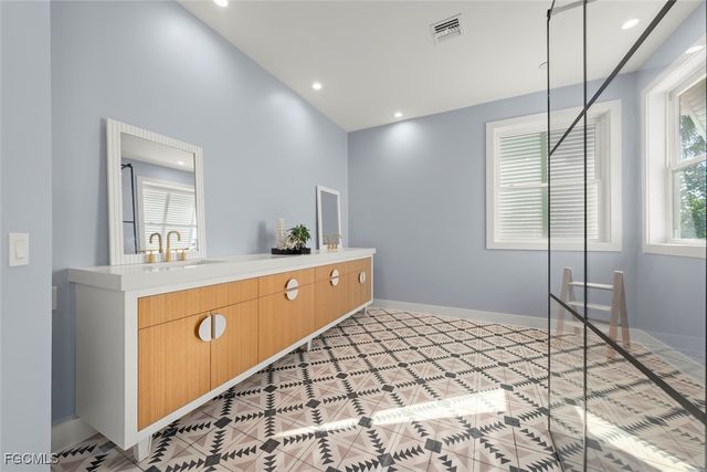 6401 Pine AVE, Sanibel, FL 33957