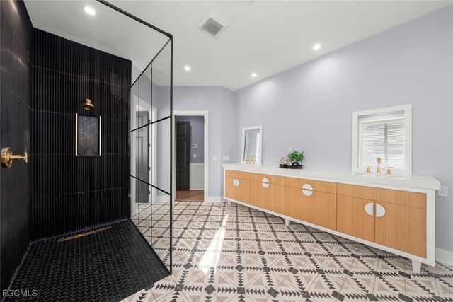 6401 Pine AVE, Sanibel, FL 33957