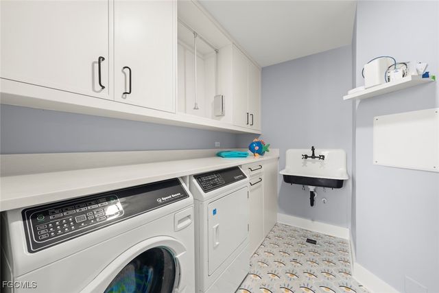 6401 Pine AVE, Sanibel, FL 33957