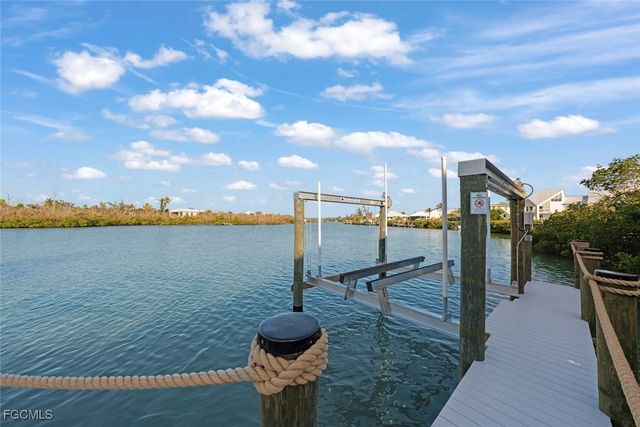 6401 Pine AVE, Sanibel, FL 33957