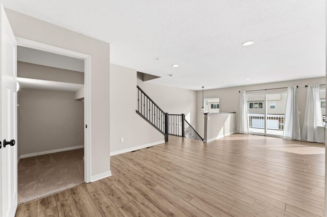 18610 Jonesboro Court 205, Lakeville, MN 55044